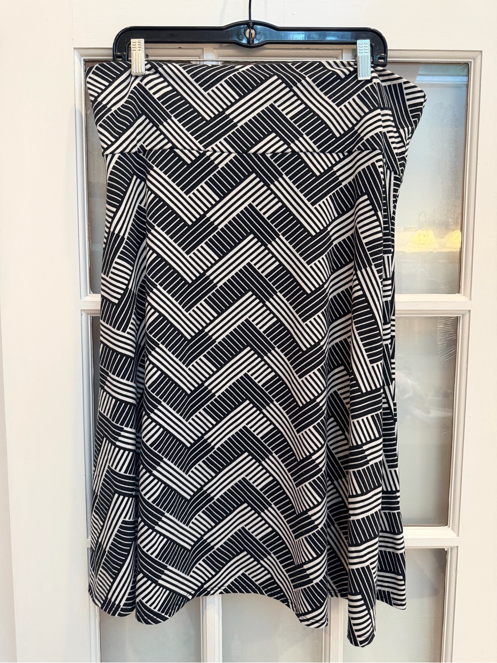LuLaRoe Azure Pull On Black White Chevron A-Line Skirt Midi Skirt Plus Size 2X